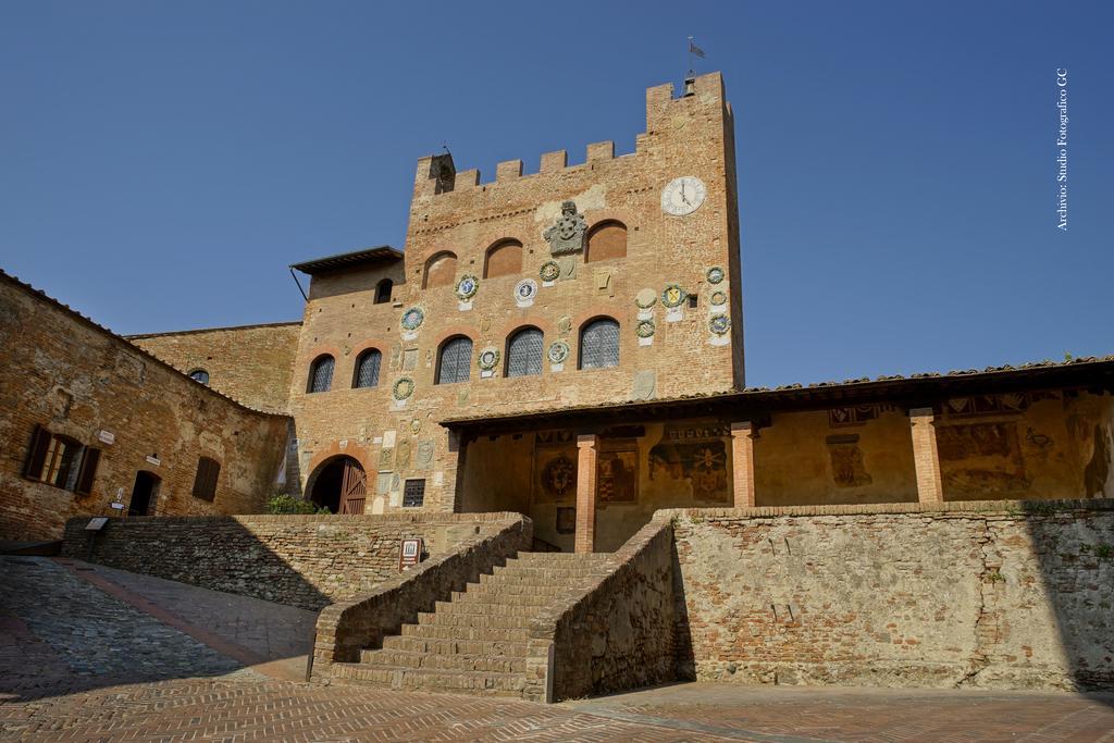 Tognazzi Casa Vacanze - Casa Il Giglio Чертальдо Экстерьер фото
