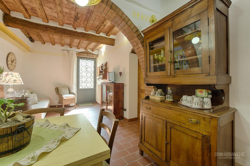 Tognazzi Casa Vacanze - Casa Il Giglio Чертальдо Экстерьер фото